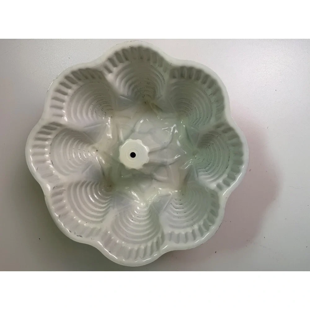 Vintage Mustard Yellow Enamelware Bundt Cake‎ Pan Fluted Tube Mold 10 Inch Retro